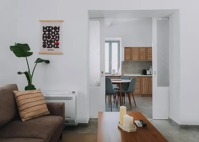 Leoni's House Near The クレマスティ