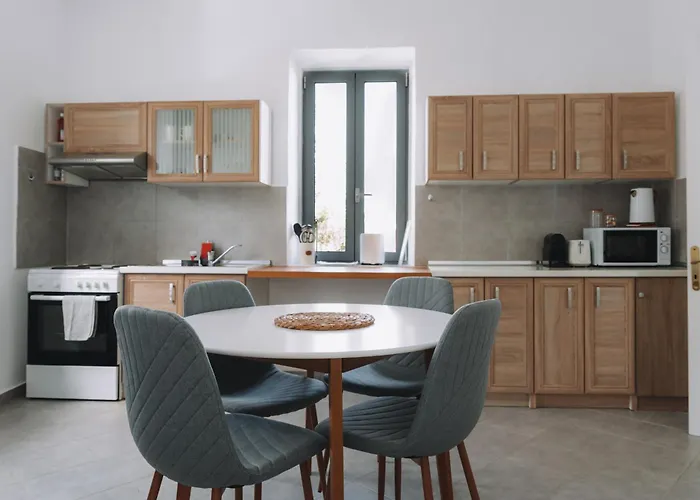 Leoni's House Near The アパート *