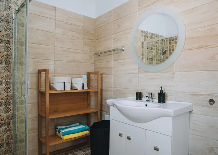 Leoni's House Near The Appartamento *