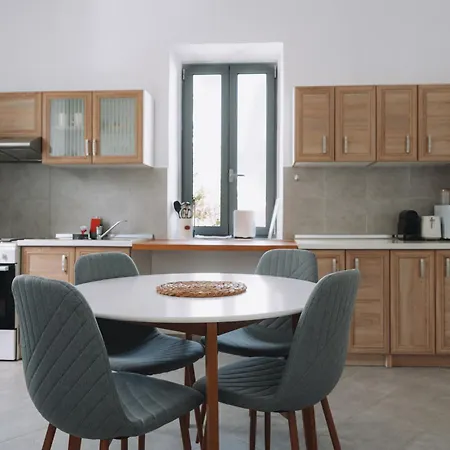 Leoni's House Near The Lägenhet *