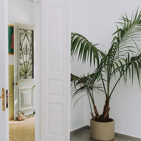 Leoni's House Near The Lägenhet Kremastí