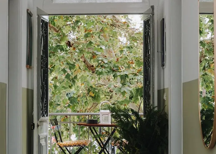 Leoni's House Near The Апартаменты Кремасти